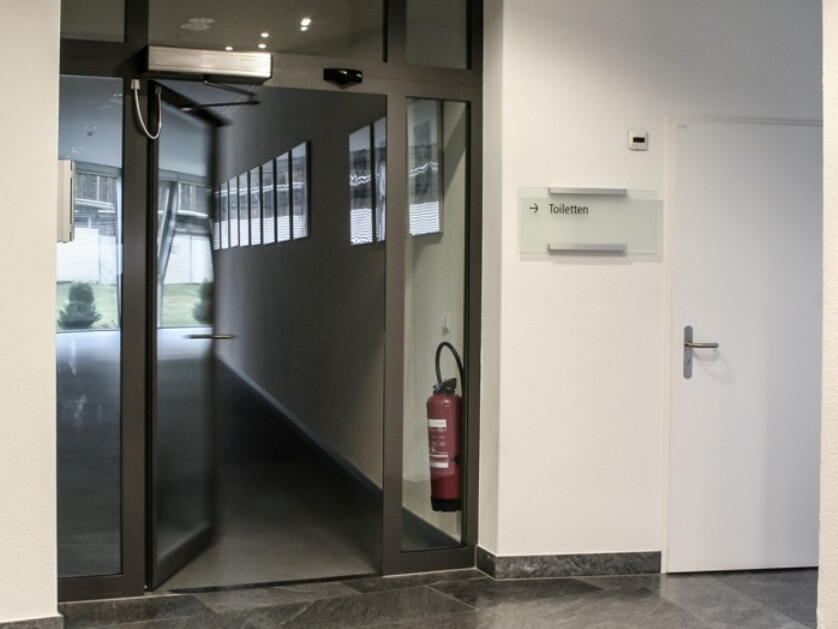 gilgen-door-systems-6081 Midtec_hero_slideshow